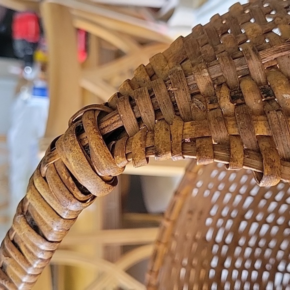 Unique Vintage Basket - Picture 4 of 8